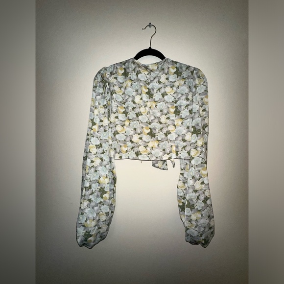 Large hello Molly tie front floral long sleeve crop top - Picture 2 of 3